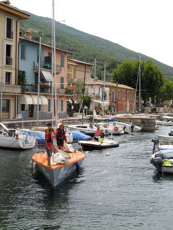 Sailing on Lago di Garda